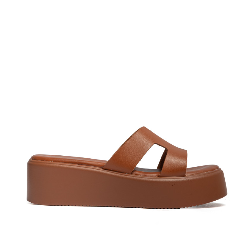 Σανδάλια Flatform με Ανοίγματα στο Πλάι