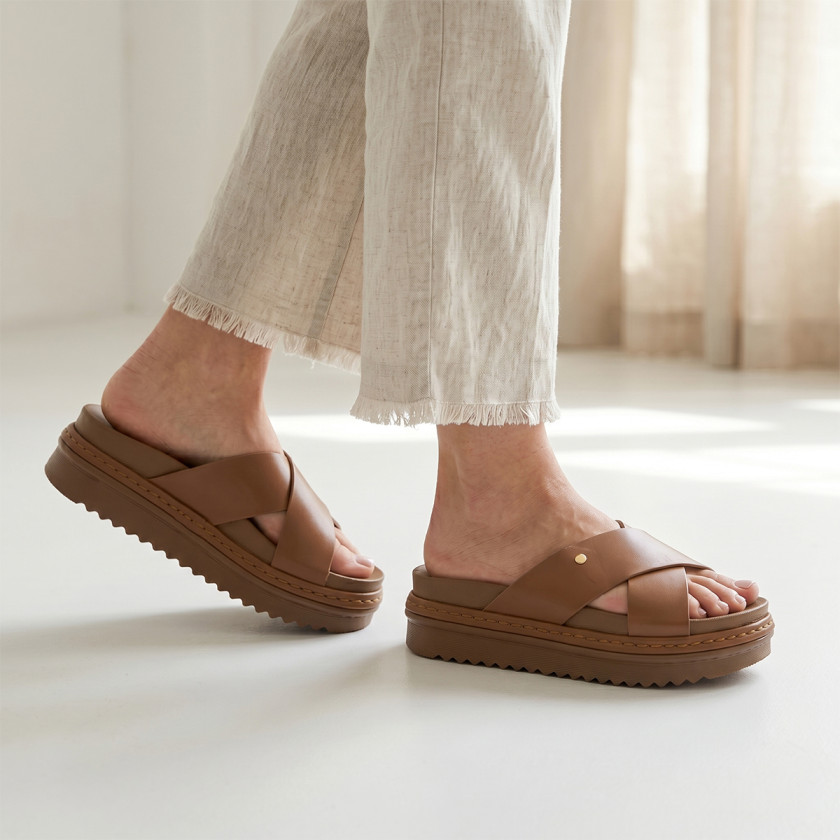 Σανδάλια Flatform Με Χιαστί Λουράκια