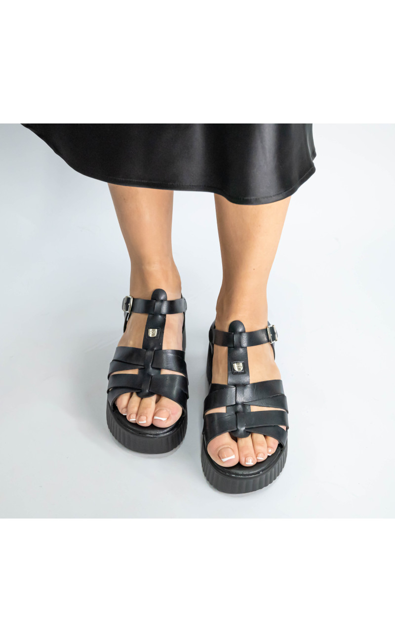 Σανδάλια Flatform με Μπαρέτα Και Πολλαπλά Λουράκια
