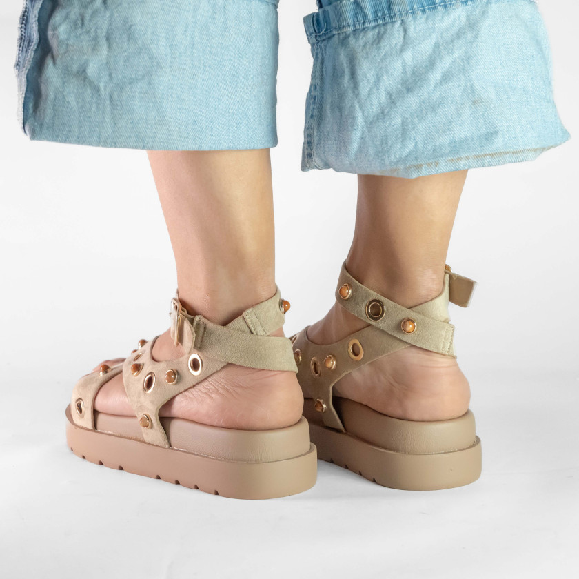 Σανδάλια Flatform με Χιαστί Λουράκια και Τρουκς