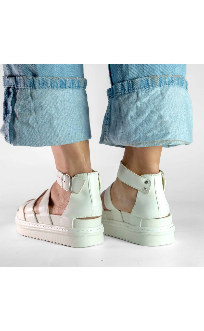 Σανδάλια Flatform με Χιαστί Λουράκια και Μπαρέτα