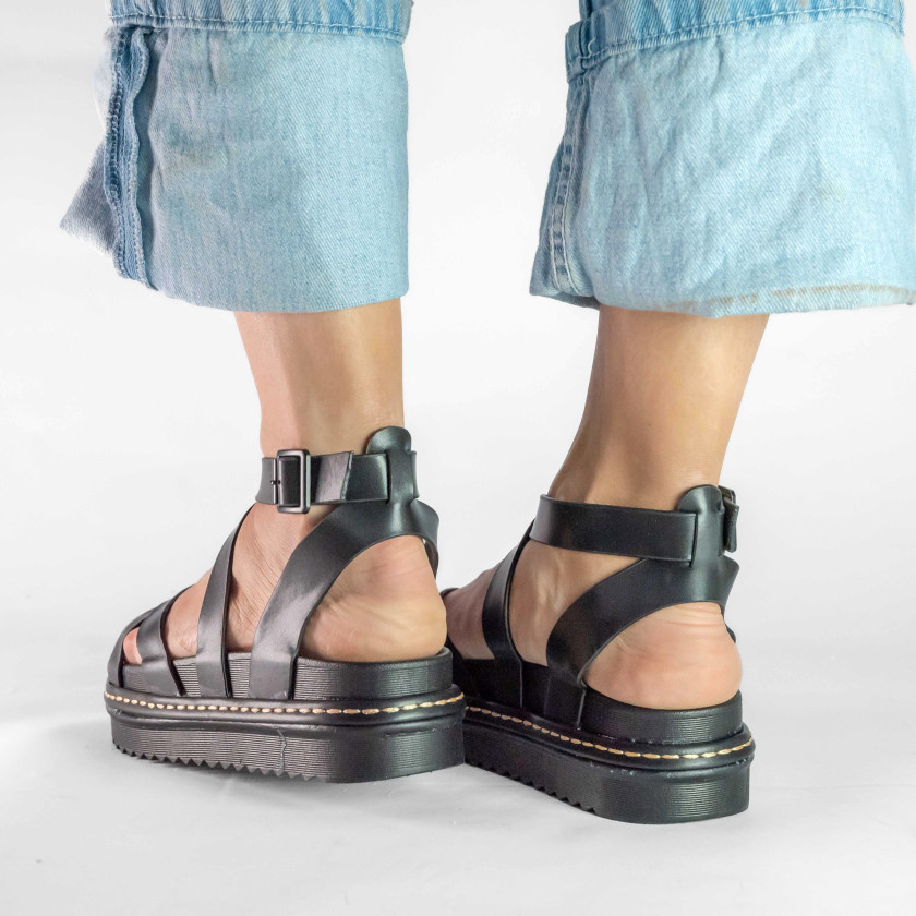 Σανδάλια Flatform με Χιαστί Λουράκια και Μπαρέτα