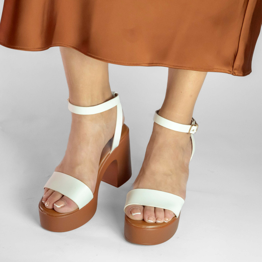 Πέδιλα Flatform με Φάσα και Μπαρέτα