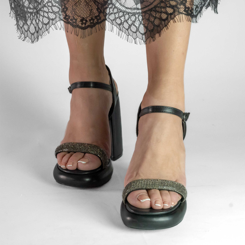 Πέδιλα με Μπαρέτα & Λουράκι από Strass