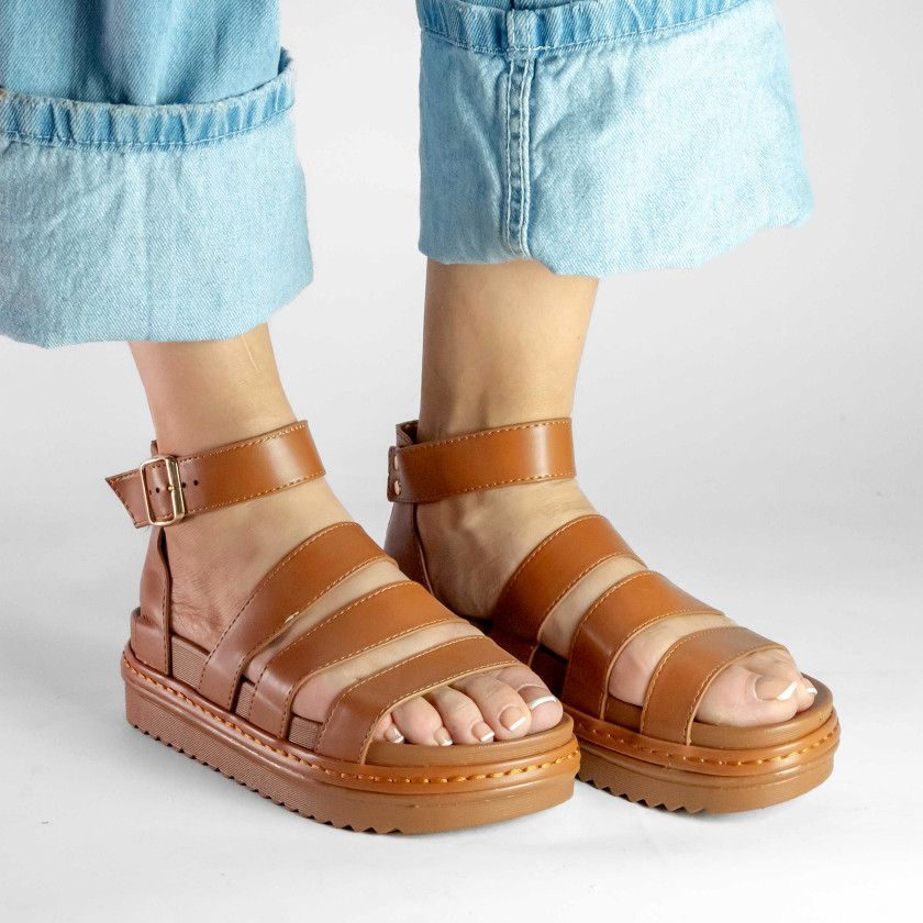 Σανδάλια Flatform με Χιαστί Λουράκια και Μπαρέτα