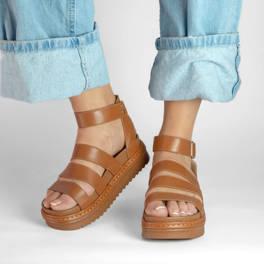 Σανδάλια Flatform με Χιαστί Λουράκια και Μπαρέτα