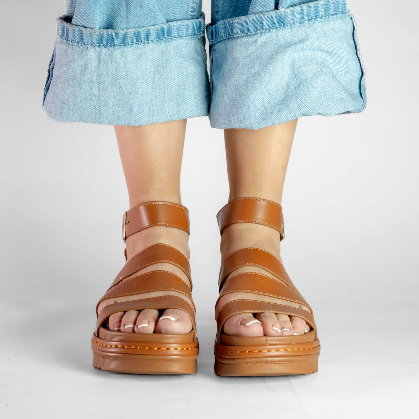 Σανδάλια Flatform με Χιαστί Λουράκια και Μπαρέτα