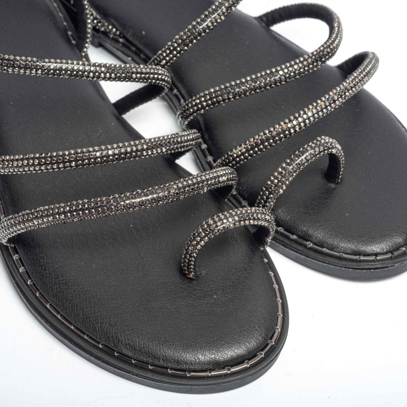 Flat Σανδάλια με Λοξό Λουράκι & Strass