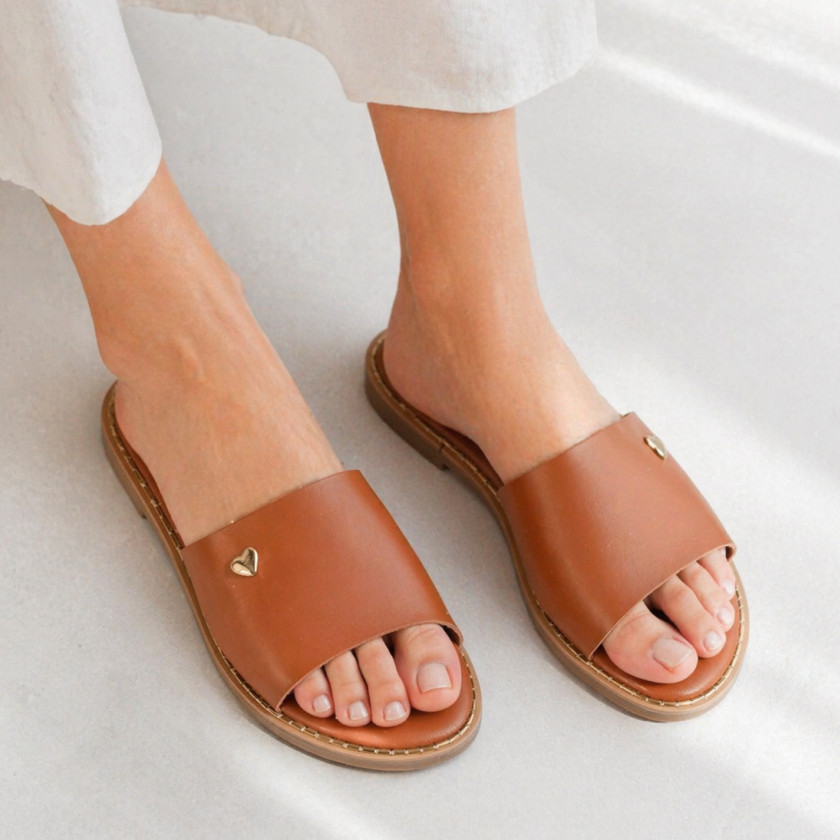 Flat Σανδάλια Με Φαρδιά Φάσα & Χρυσή Λεπτομέρεια