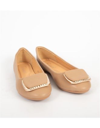 Γυναικεία Φλατ Παπούτσια Μπεζ Με Διακοσμητική Αγκράφα